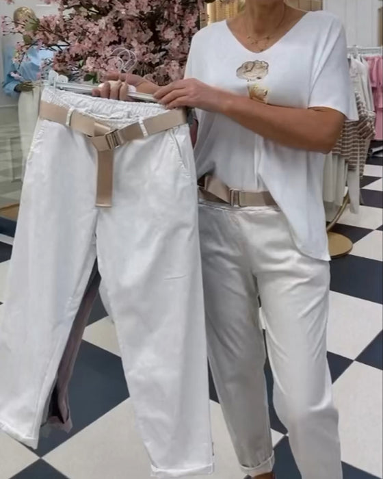 Broek in eenvoudige kleuren en casual stijl