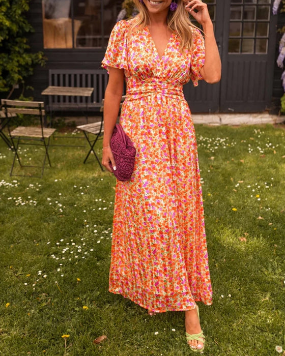 Getailleerde bloemenjurk met V-hals