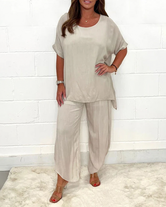 Comfortabel en informeel tweedelig pak in effen kleur