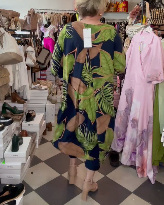 Losse Jurk Met Bladprint En V-Hals