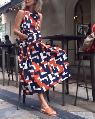 Mouwloze jurk met zak en geometrische print