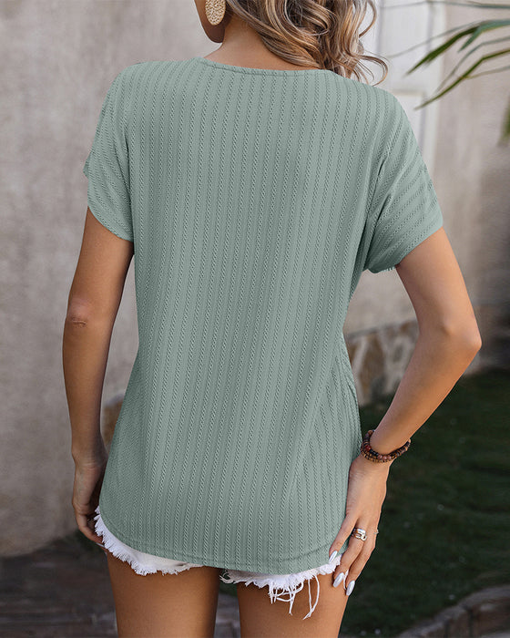 Top met V-hals en ketting