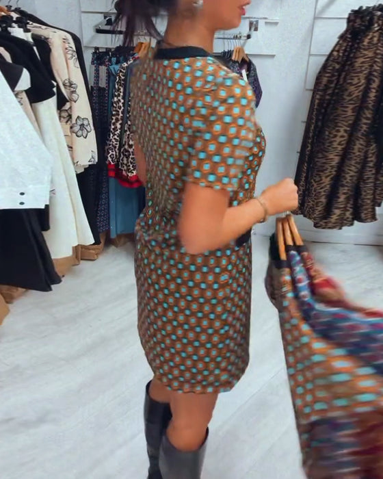 Modieuze polkadot print jurk met ronde hals en korte mouw