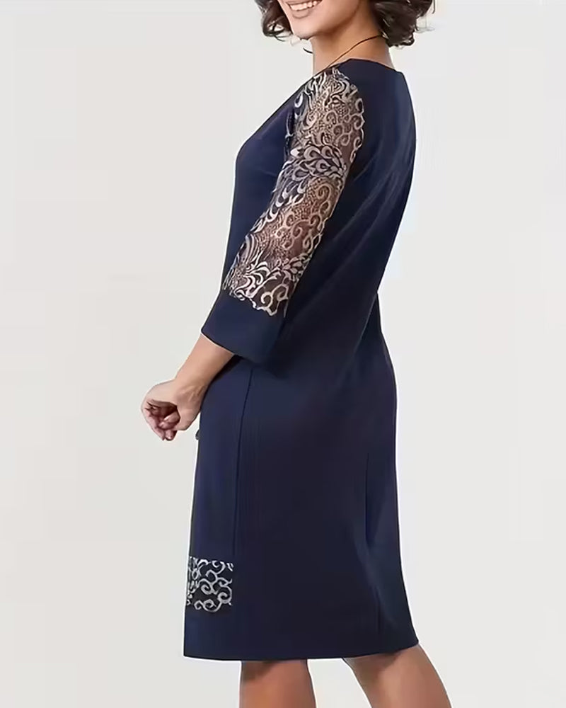 Modieuze Patchworkjurk Met Rechte Lijn