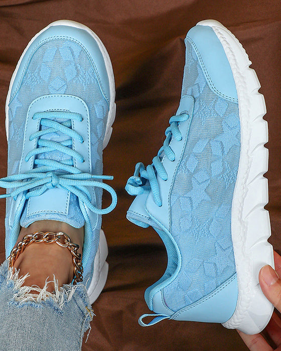 Eenvoudige effenkleurige ademende veterschoenen