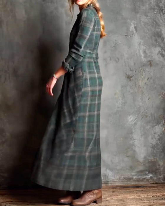 Modieuze Jurk Met Revers En Ruitpatroon