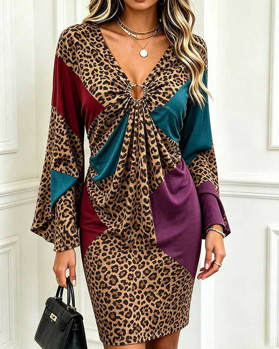 Jurk V-Hals Metalen Knoop Luipaardprint Contrastkleur