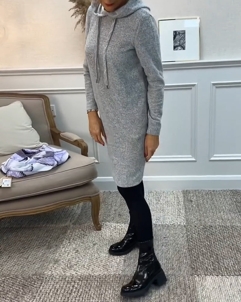 Eenvoudige jurk met effen kleur en capuchon