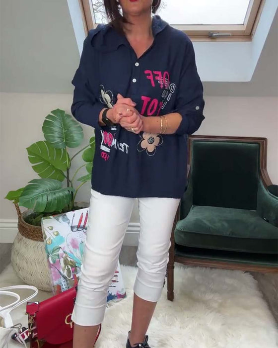Casual top met capuchon en lange mouwen, geborduurd met bloemenletters