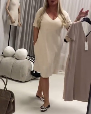 Modieuze En Elegante Jurk Met V-Hals