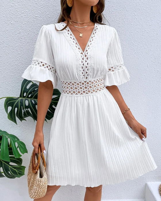 Jurk V-Hals Uitsnijding Ruffle Mouw Mini