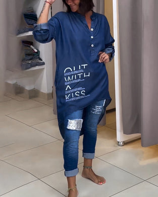 Bovenkant met onregelmatige knopen en letterprint