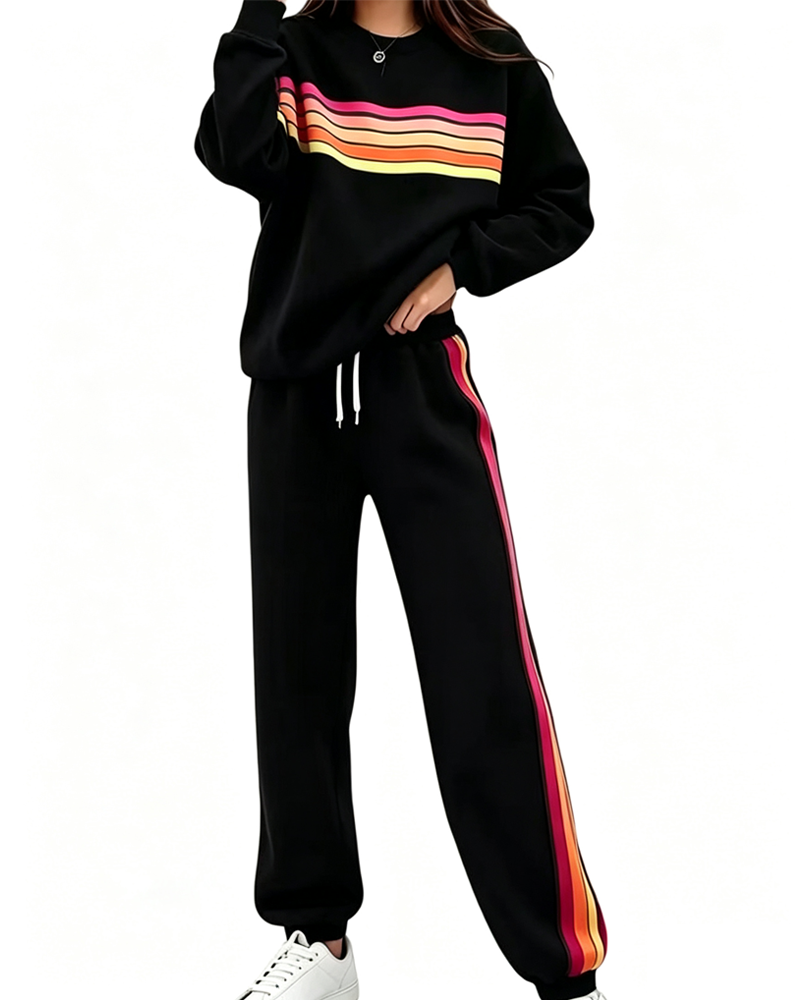 Set Kleurrijke Gestreepte Sweatshirt En Joggingbroek