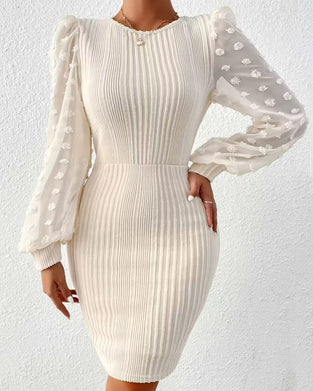 Elegante Jurk Met Driedimensionaal Bloempatchwork En Taillelijn