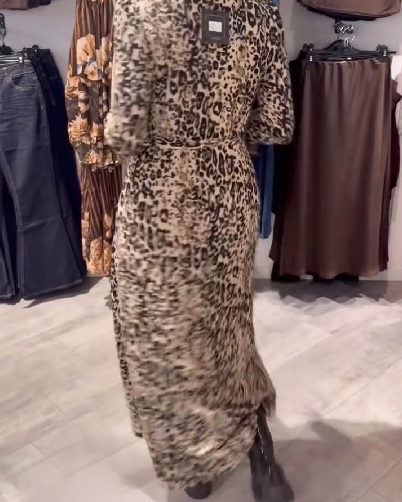 Jurk Met Luipaardprint En Aangehouden Taille