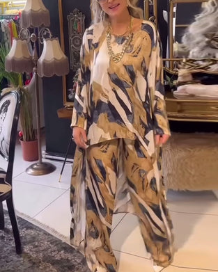 Elegante tweedelige set met onregelmatige print