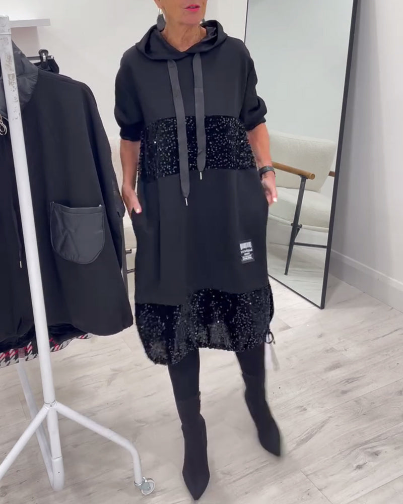 Jurk Met Capuchon En Modieus Patchwork