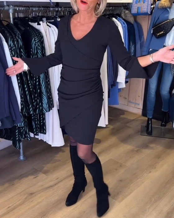 Jurk met V-hals en uitlopende mouw