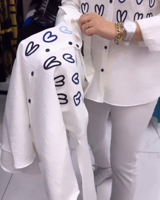 Overhemd met eenvoudige knopen en hartjesprint