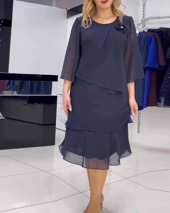 Elegante effen jurk met onregelmatige patchwork