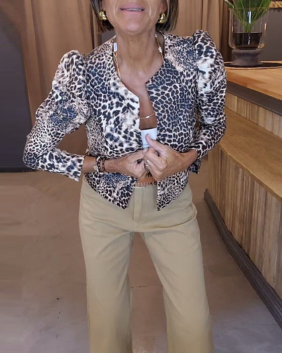 Casual jack met luipaardprint en pofmouwen