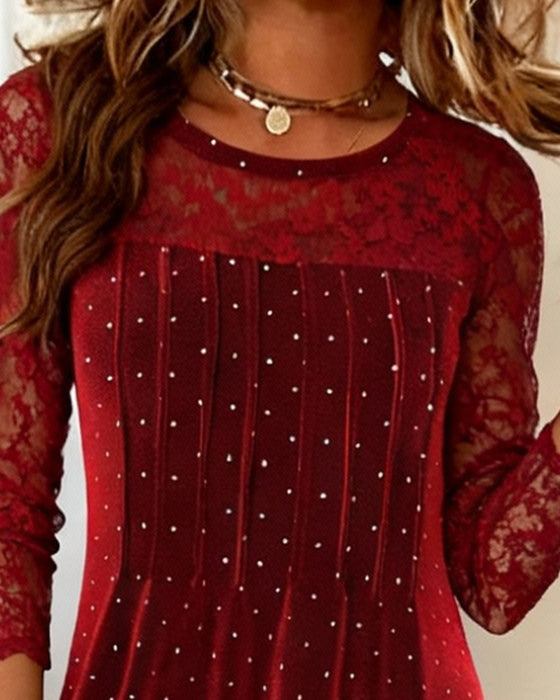 Effen Jurk Met Patchworkdetails En Stippenmotief