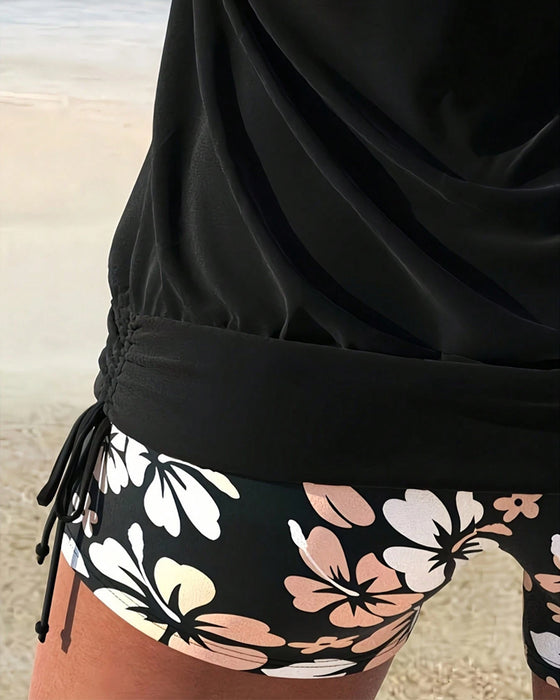 Badpak Met Bloemenpatroon, Twee-Delig Design En Chic Sfeer