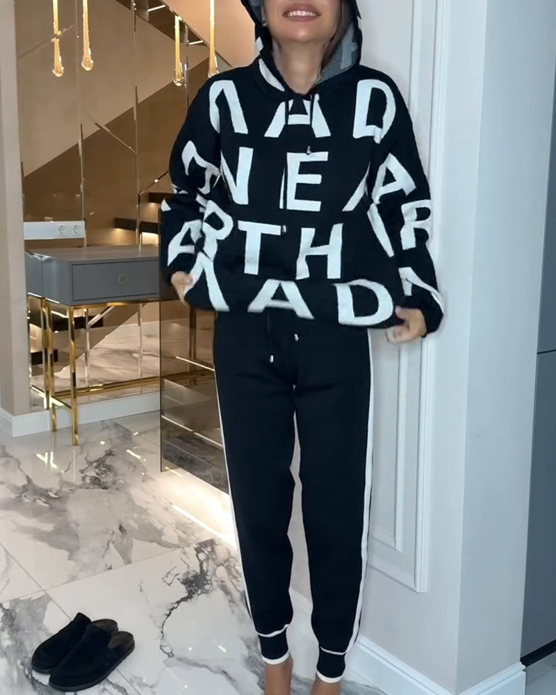 Tweedelig Setje Met Capuchon En Letterprint