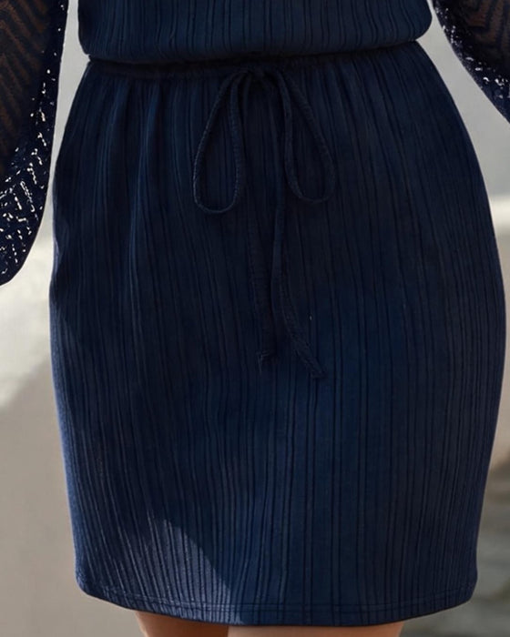 Jurk Ronde Hals Uitsnijding Lange Mouw Taille