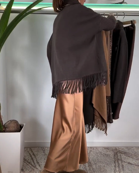 Coltrui, effen kleur, gefranjerde trui