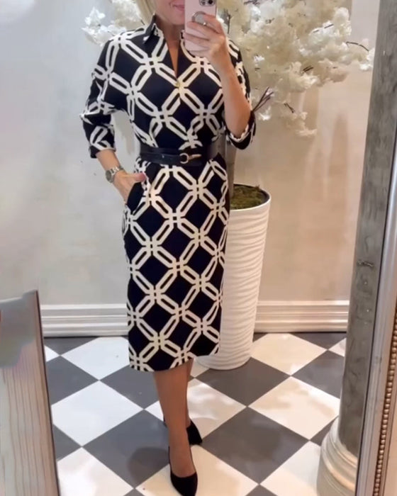 Elegante jurk met geometrische print en zijsplit