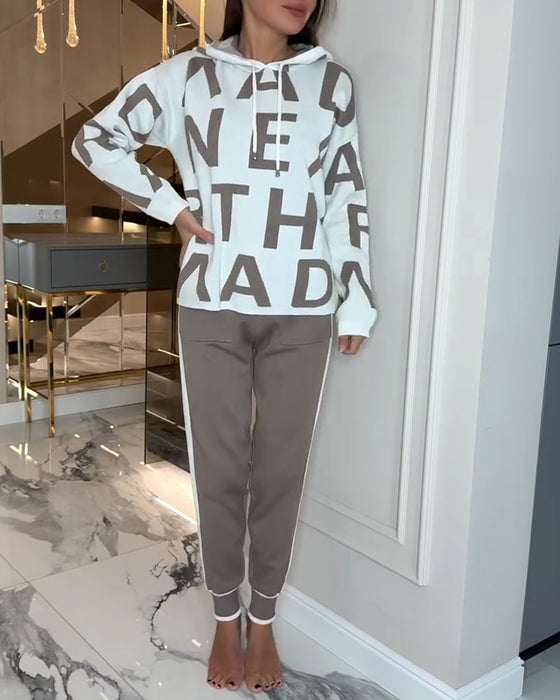 Tweedelig Setje Met Capuchon En Letterprint