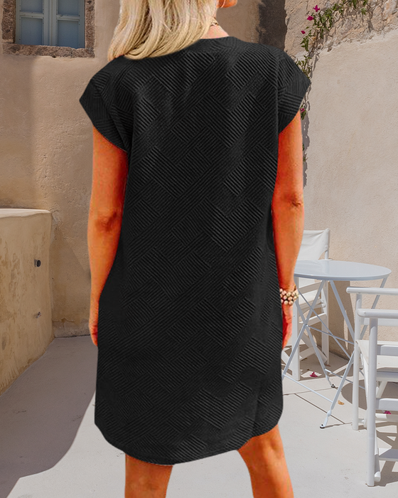 Jurk met ronde hals, zak en korte mouwen