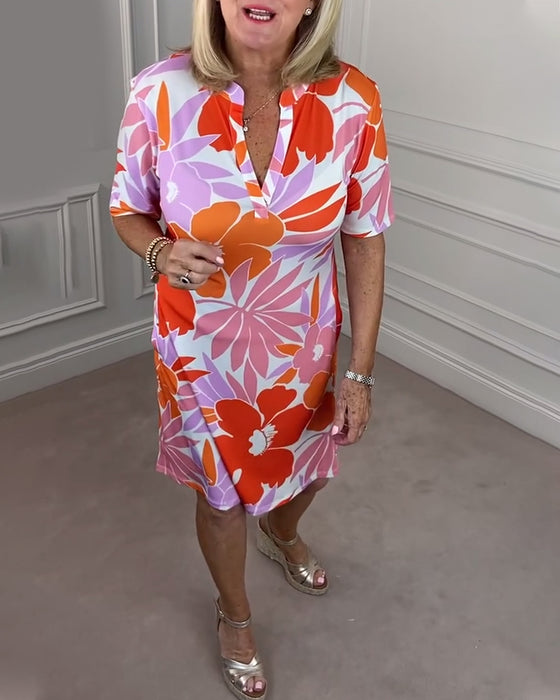 Slim-fit jurk met korte mouwen en print