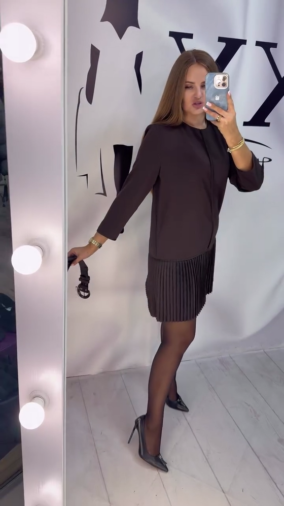 Jurk Met Driekwartmouwen En Accordeonplooien