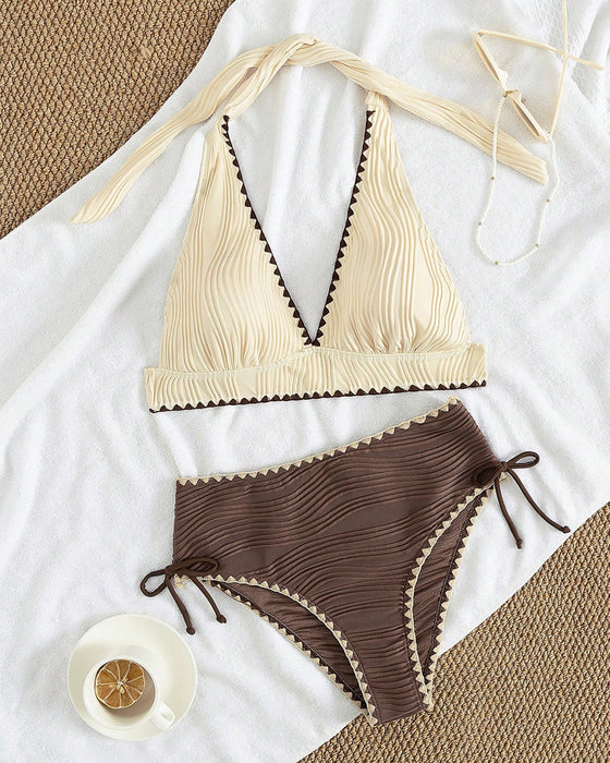 Bikini Tweedeels Set Met Halternek en Contrastkleur Design