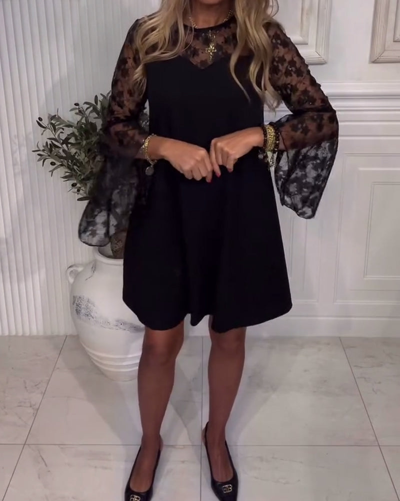 Effen Jurk Met Klokmouwen En Patchworkdetails