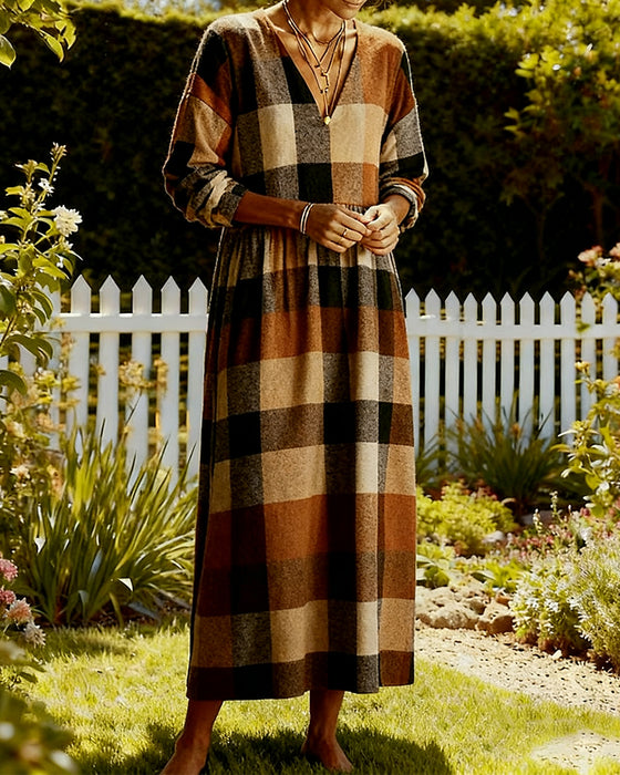 Modieuze Jurk Met Ruitpatroon En V-Hals