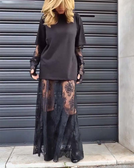 Tweedelige set: effen T-shirt en kanten rok