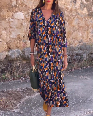 Jurk met retroprint en v-hals