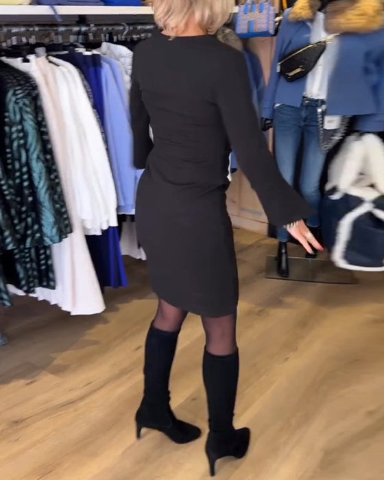 Jurk met V-hals en uitlopende mouw