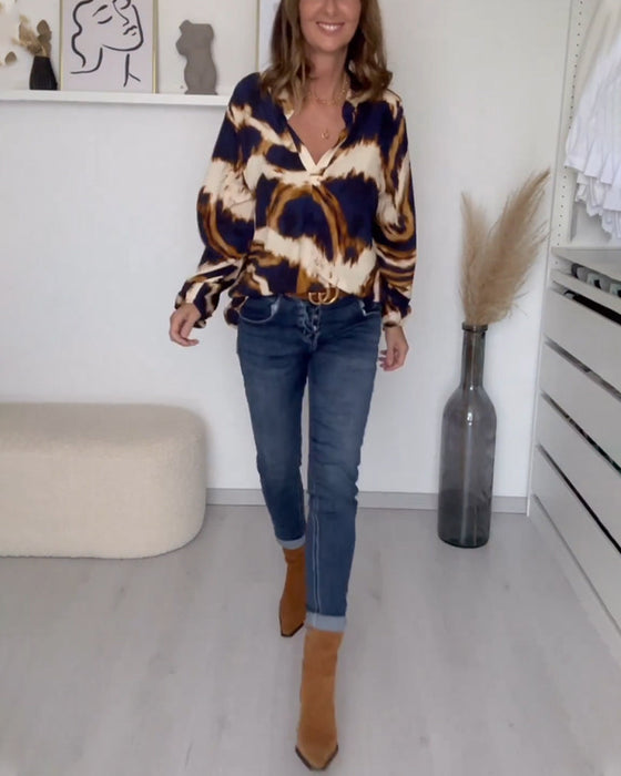 Nonchalante top met V-hals print