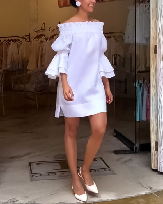 Jurk met één schouder uitlopende mouwen