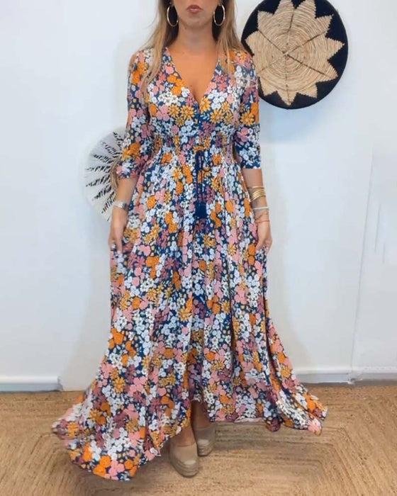 Jurk met diepe V-hals en bloemen