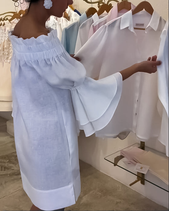 Jurk met één schouder uitlopende mouwen